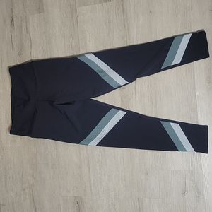 Onzie Flow Leggings size M/L